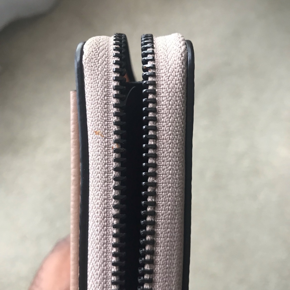 Authentic Rebecca Minkoff Regan Leather Wristlet - Picture 2 of 3